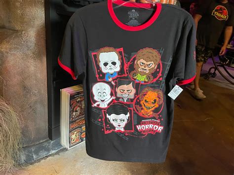 Halloween Horror Nights Candles Blanket And Shirt Arrives At