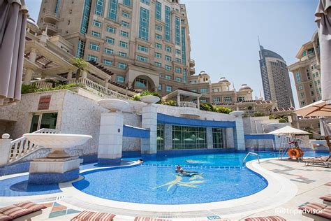 Swissotel Al Murooj Dubai Pool: Pictures & Reviews - Tripadvisor