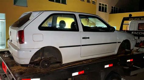 Carro depenado é localizado pela Polícia Militar em Santa Tereza do Oeste