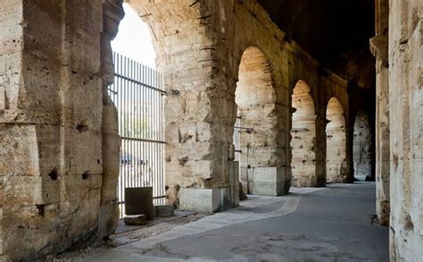 コロシアム【古代ローマ建築最高峰の世界遺産】 せかとら｜世界を旅するプライベートツアー