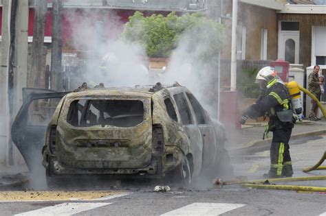 Centre pour demandeurs d asile à Saint Brevin une voiture brûlée lors