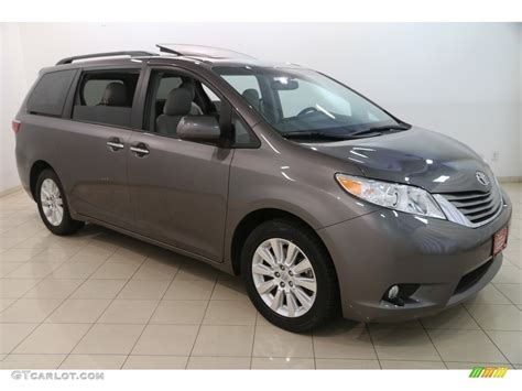 Predawn Gray Mica Toyota Sienna Xle Awd Photo