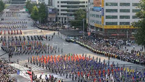 New Age | S Korea stages first military parade in a decade