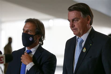 Bolsonaro e presidente do Uruguai defendem flexibilização do Mercosul