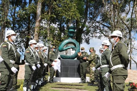 Presentan A La Ciudad De Popay N El Monumento Edificadores De Paz