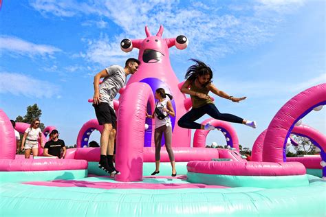 Big Bounce America To Bring World S Larges Bounce House Obstacle