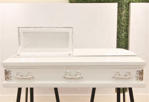 Why Choose Metal Caskets | Golden Future