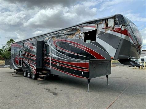 2013 HEARTLAND CYCLONE 4014 TOY HAULER - True RV True RV