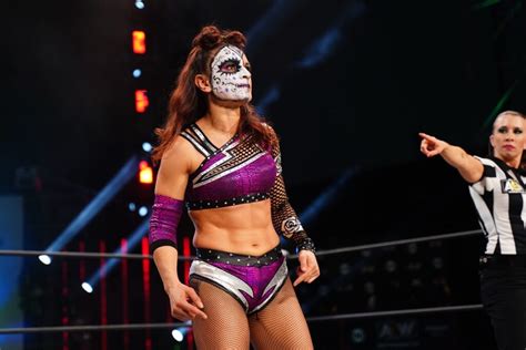 Thunder Rosa Reveals Shell Be Back On The Road With Aew Soon Isnt