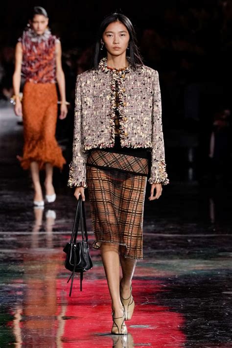 Chanel: Matthieu Blazy estreia-se em grande estilo no Grand Palais ...