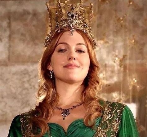 Fahriye Evcen Muhte Em Y Zy L N H Rrem Sultan Rol In Teklif Alm