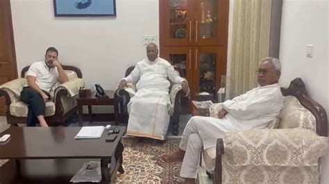 Bihar Cm Nitish Kumar Meets Kharge Rahul Gandhi In Delhi To Boost