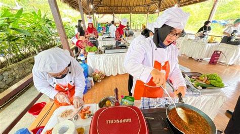 Dan PKK Sulteng Gencarkan Gerakan Konsumsi Makanan Olahan Ikan Air