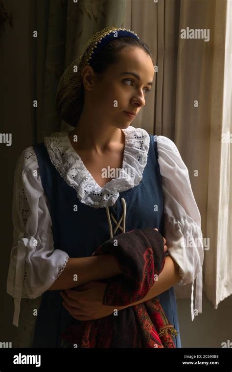 Renaissance Woman Portrait Hi Res Stock Photography And Images Alamy