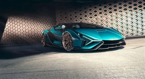 Lamborghini lancera sa première électrique en 2025