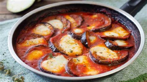 Aubergines à la pizzaïola un accompagnement très savoureux et gourmand