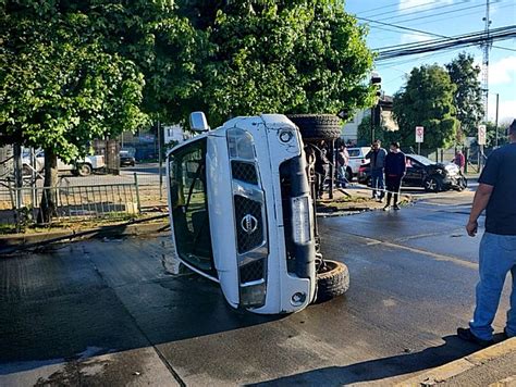 Dos Lesionados Deja Colisi N Con Posterior Volcamiento En Osorno La