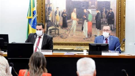 PEC do voto impresso ganha sobrevida após guerra regimental