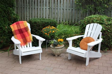 Outdoor Chairs Get Freshened Up With Behr Marquee Exterior Paint Life