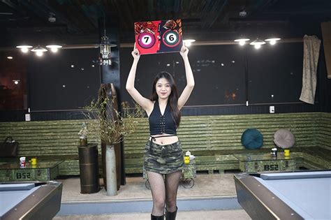 D N Hot Girl N Ng B Ng G Y S T Gi I Bi A Pool To N Sao T I Tp Hcm