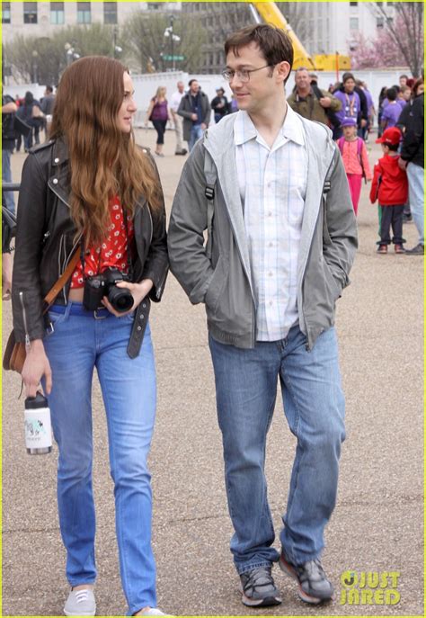 Shailene Woodley And Joseph Gordon Levitt Kiss At White House For