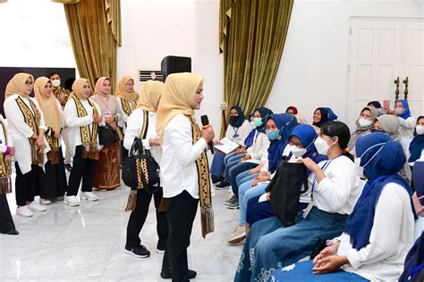 FOTO Ibu Iriana Dan OASE KIM Dorong Pemeriksaan Dini Kanker Serviks