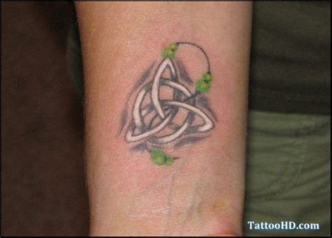 Graceful Celtic Knot Tattoo Knot Tattoo Wrist Tattoos Celtic Knot