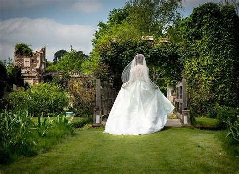 Capel Manor Gardens Wedding Fair - 13th November 2016