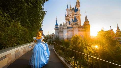 No One S Allowed Inside Cinderella Castle S Suite At Disney World But