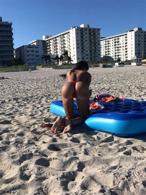 El Topless De Magalí Mora En Las Playas De Miami Infobae