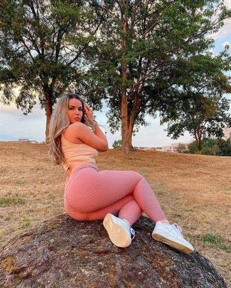 Julie Nudes Hotgirlsinyogapants NUDE PICS ORG