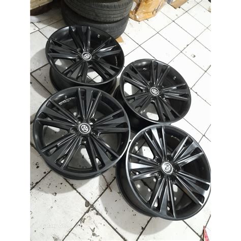 Jual VELG MOBIL SECOND REP VENTURER RING 17 LEBAR 8 PCD 5X114 3 OFFSET