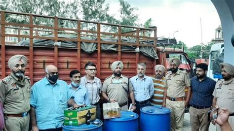 Liquor Smuggling Ring Unearthed In Zirakpur 1601 Cartons Of Imported Beer Seized Hindustan Times