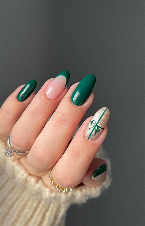 36 Breathtaking Green Christmas Nails You Want To Recreate This Holiday