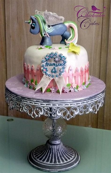 Unicorn Decorated Cake By Chickadee Cakes Sara Cakesdecor