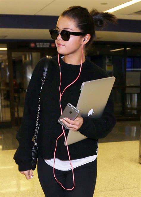 Selena Gomez Street Style Lax Airport May Celebmafia