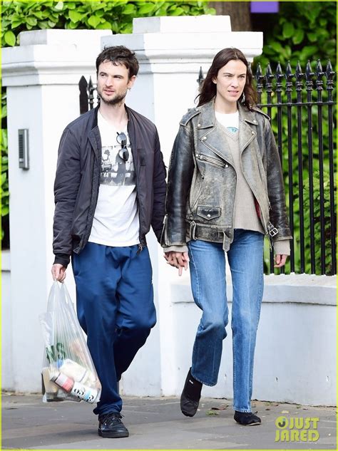 Photo Alexa Chung Tom Sturridge Hold Hands Walk Around London 22