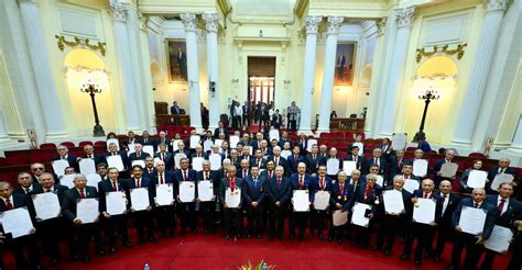 Presidente del Congreso distingue y reconoce valentía de Los Sinchis