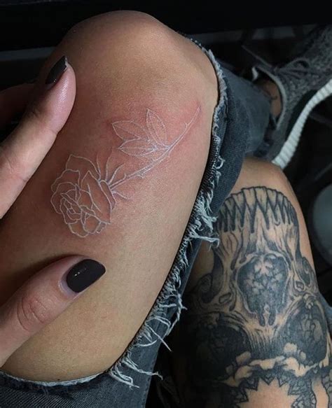 Lista 103 Foto Tatuajes Con Tinta Roja En Piel Morena Lleno