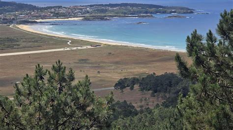 Voando nas Rías Baixas programa una visita especial a la playa de A