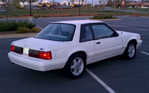 1992 Mustang White