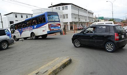 INDIGNACIÓN POR CIERRE DE CALLE El Diario Ecuador