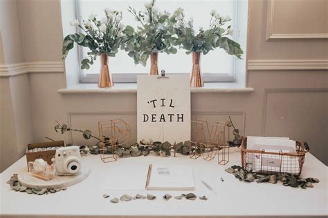 21 Ways To Set Up A Card Or T Table At Your Wedding Martha Stewart