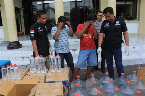 3 Warga Tewas Polisi Gencar Operasi Miras Oplosan Di Surabaya