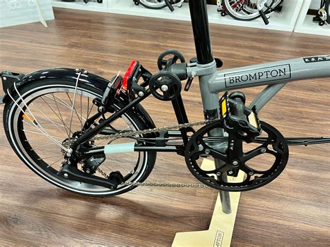 Brompton Electric P Line Urban Gang Storm Grey Mittlerer Lenker