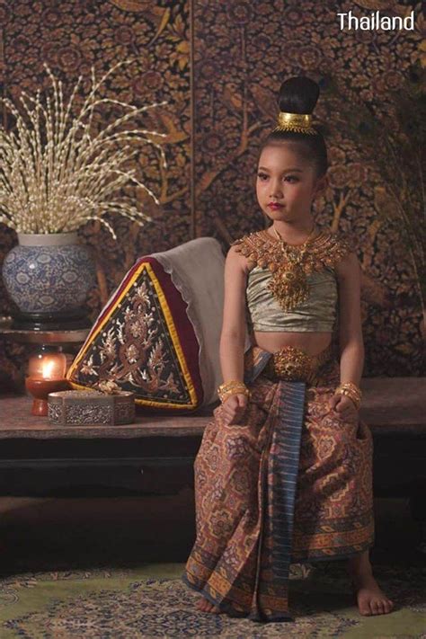 Thailand 🇹🇭 The Royal Costume Of The Ayutthaya Kingdom การแต่งกาย