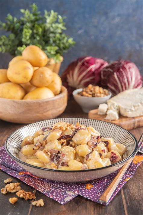 Gnocchi Con Radicchio Noci E Salsa Di Gorgonzola Primo Cremoso E Gustoso