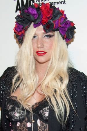 Kesha Wavy Platinum Blonde Messy Hairstyle Steal Her Style