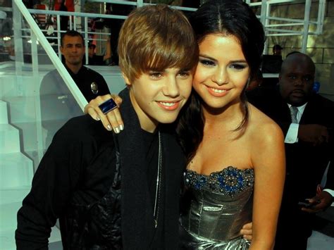 cidyjufun: selena gomez and justin bieber 2011 april