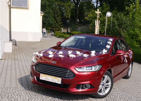 Samochód do ślubu piękny komfortowy elegancki nowy Ford Mondeo